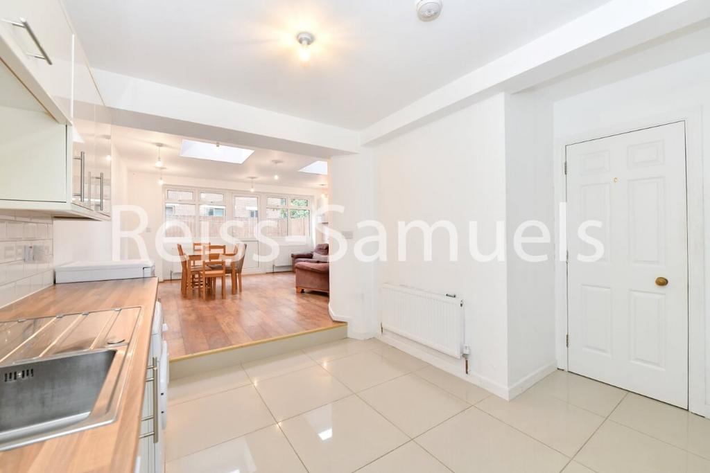 House in London, Cubitt Town, Isle of Dogs - More