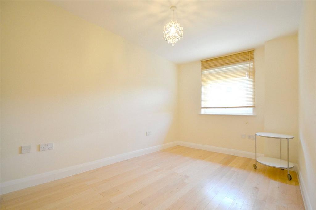 House in Croydon - View 5