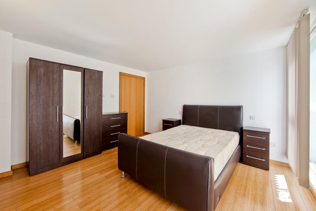 Apartment in London, Millwall, Isle of Dogs - View 2