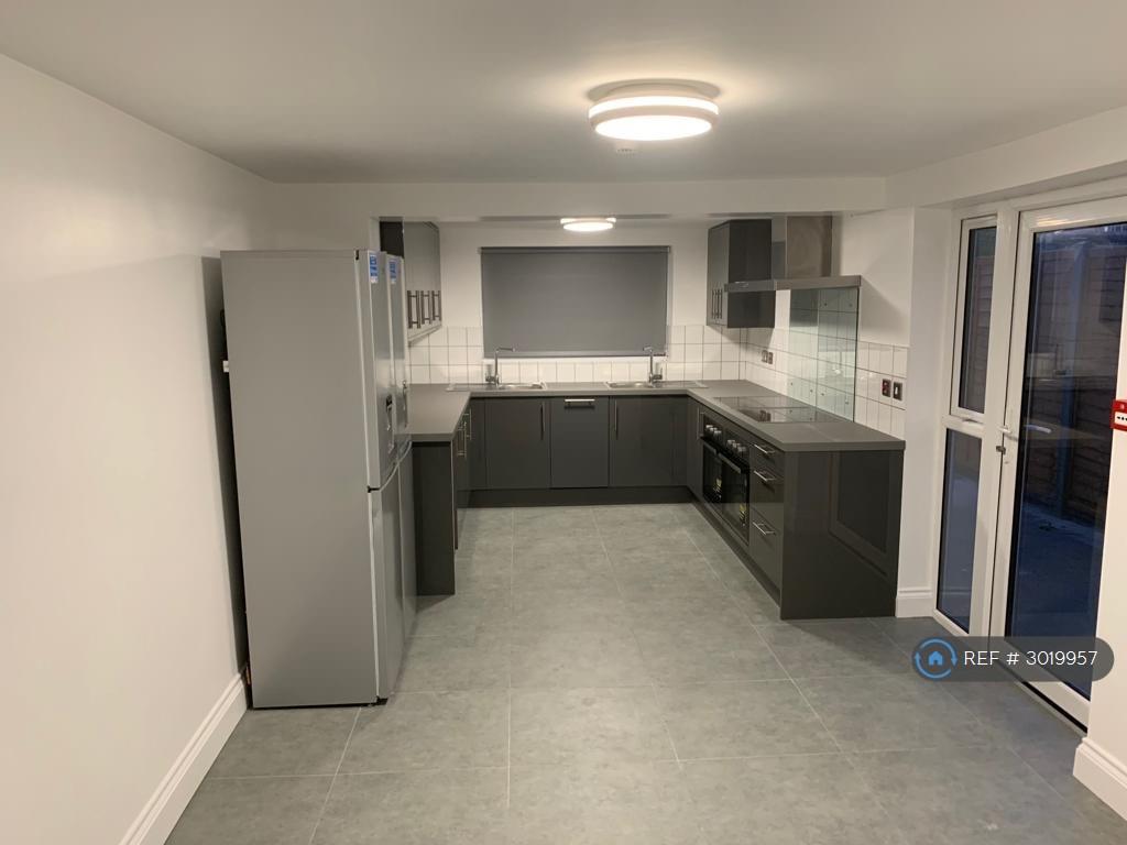 House in London - View 2