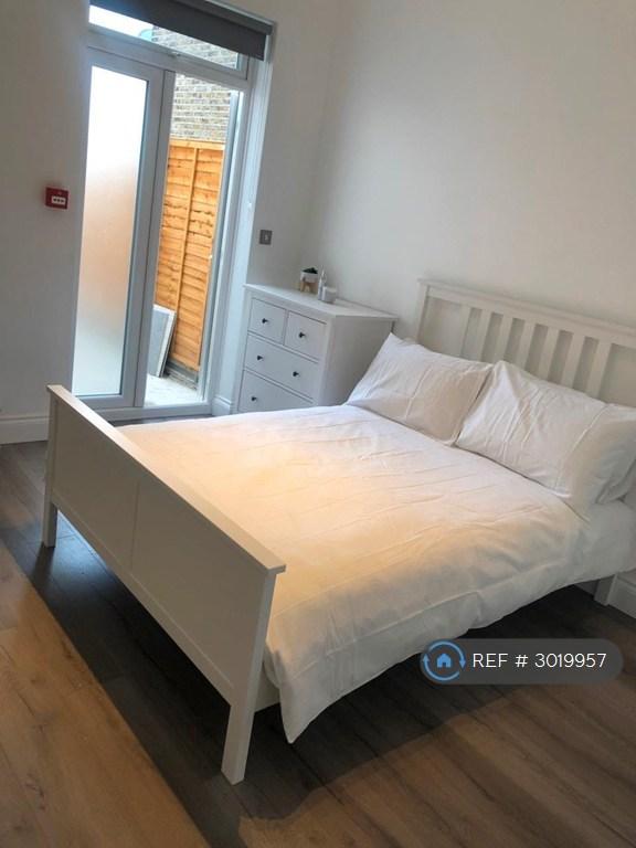 House in London - View 3