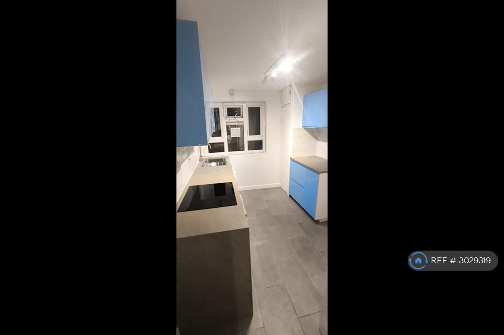Apartment in London, Vincennes Estate, West Norwood - View 2