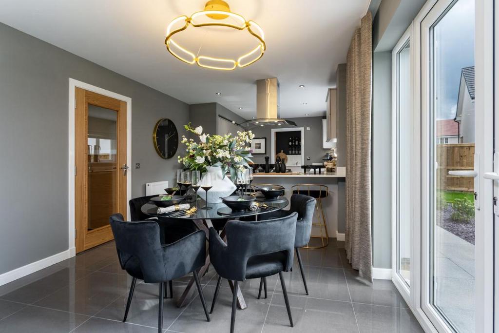 House in Bishopton, Renfrewshire - More