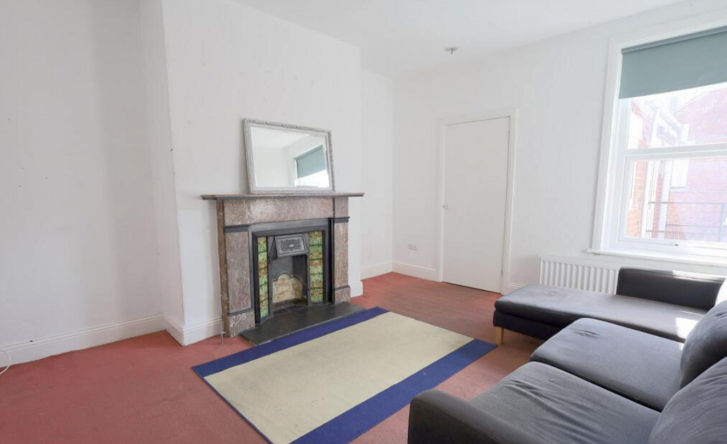 Apartment in Newcastle upon Tyne - View 3