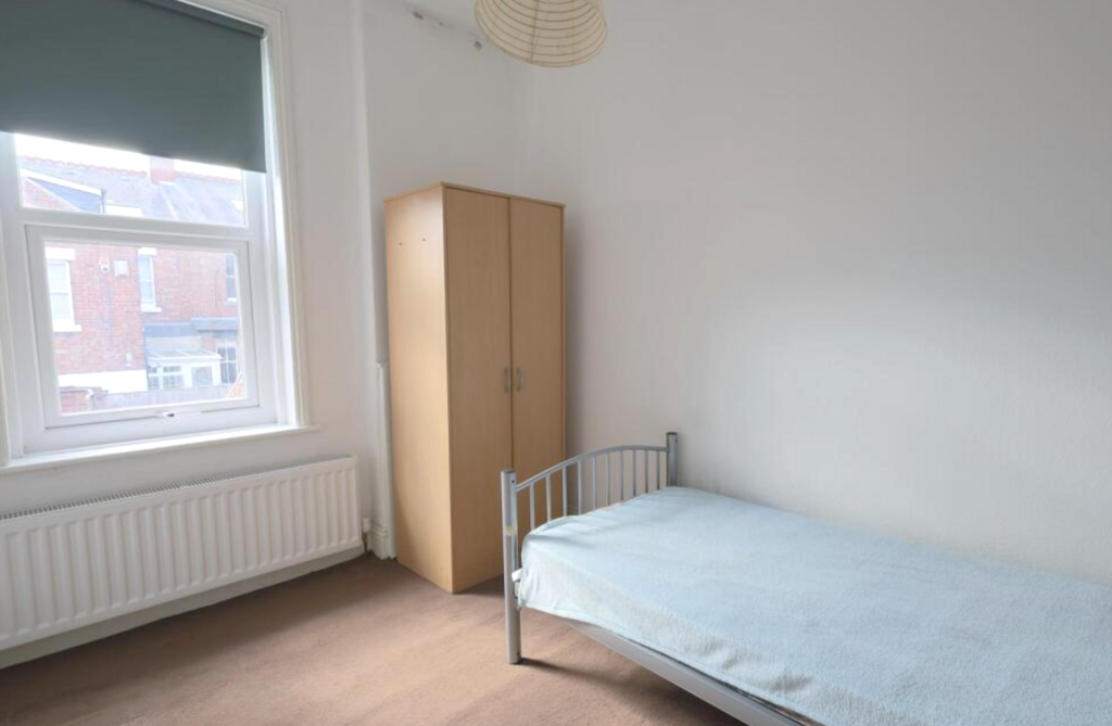 Apartment in Newcastle upon Tyne - View 5