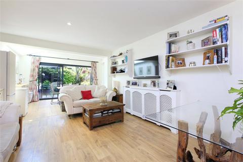 2 bedroom house to rent, St Catherine's Close, London SW17