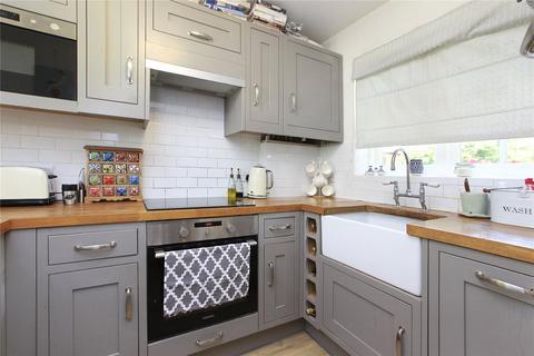 2 bedroom house to rent, St Catherine's Close, London SW17