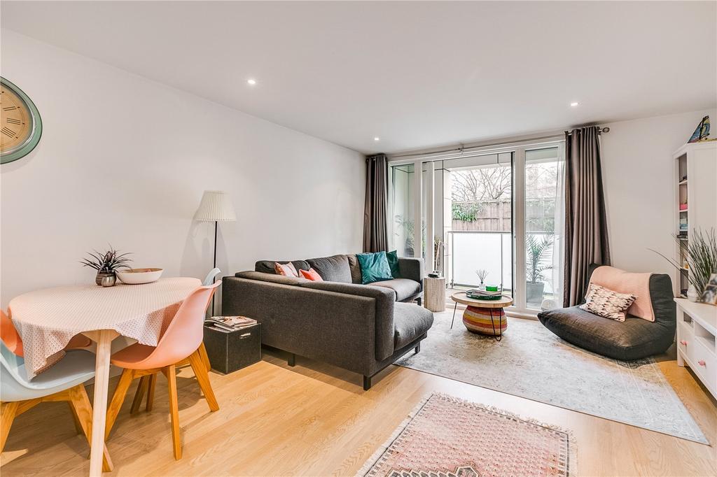 Apartment in Brentford - View 2