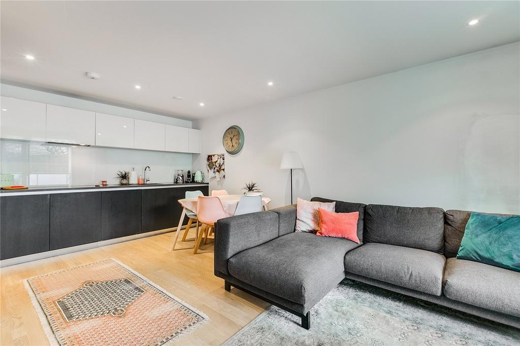Apartment in Brentford - View 3