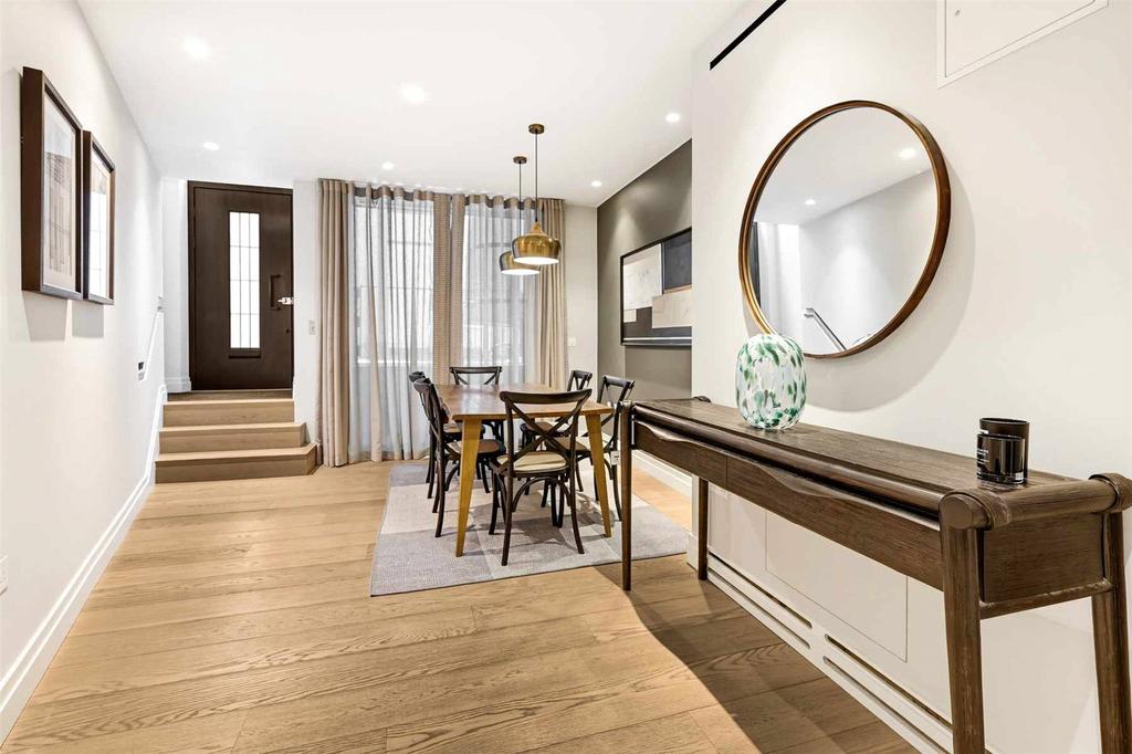 House in London - View 2