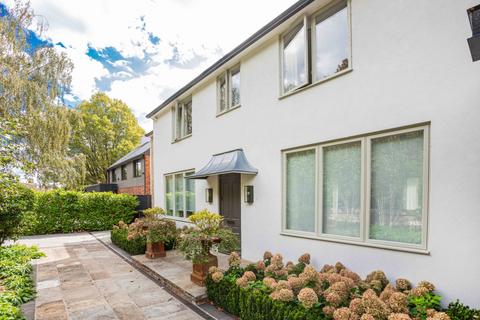 6 bedroom detached house to rent, Ham Farm Road, Surrey TW10