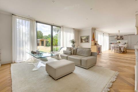 6 bedroom detached house to rent, Ham Farm Road, Surrey TW10