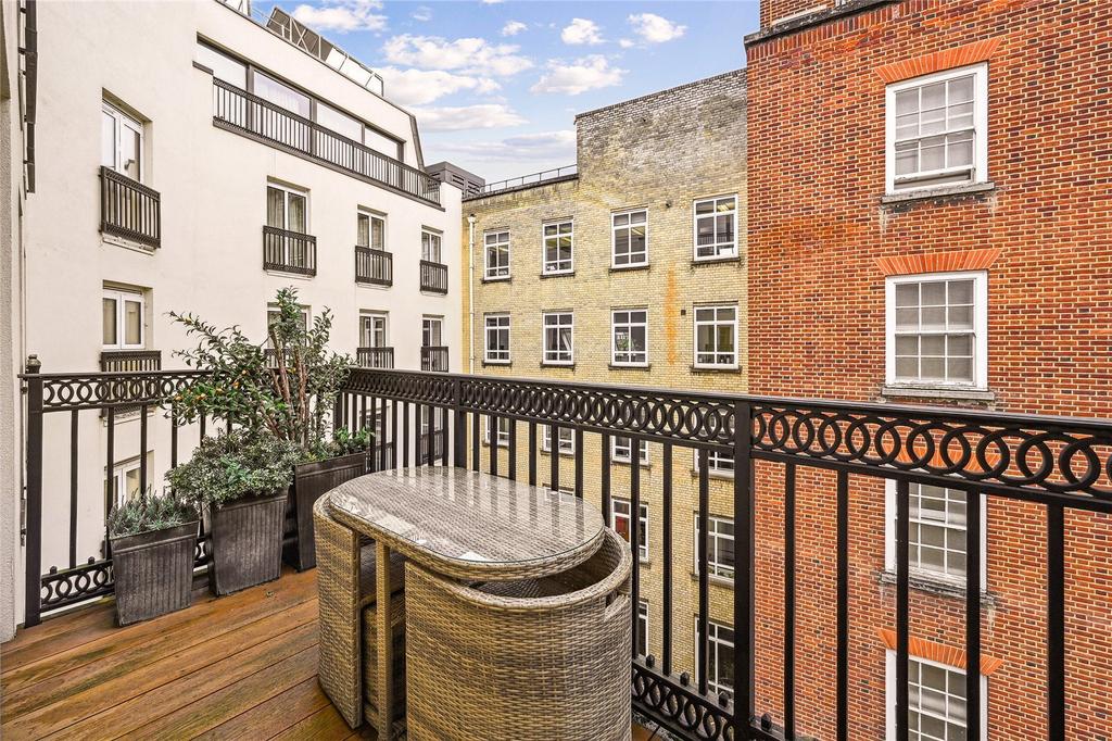 Apartment in London, City of Westminster - View 2