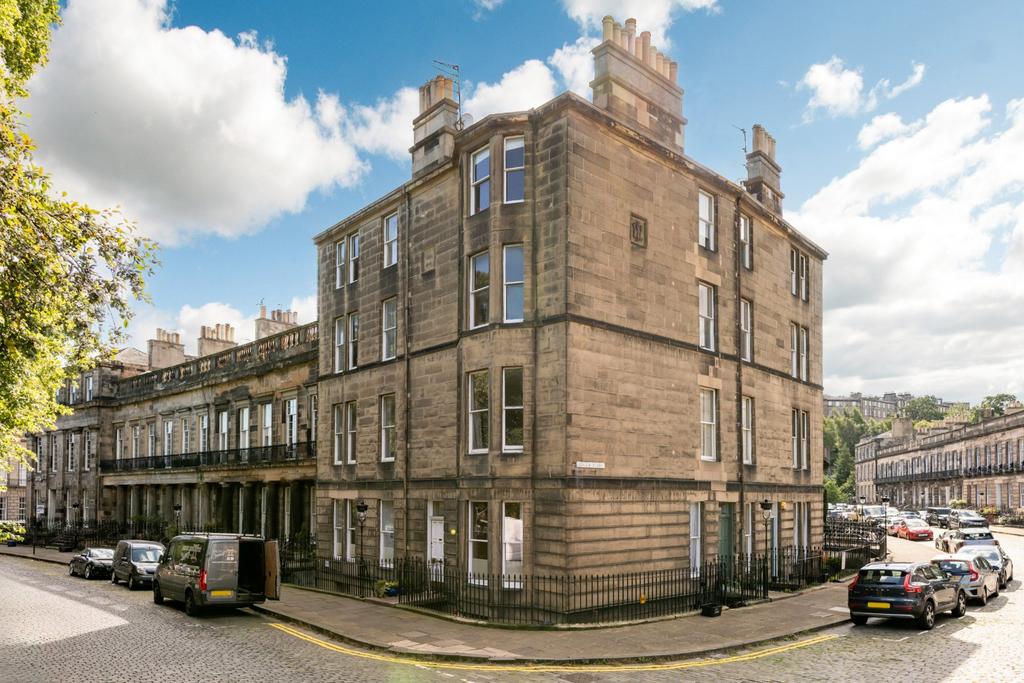 Apartment in Edinburgh - View 4