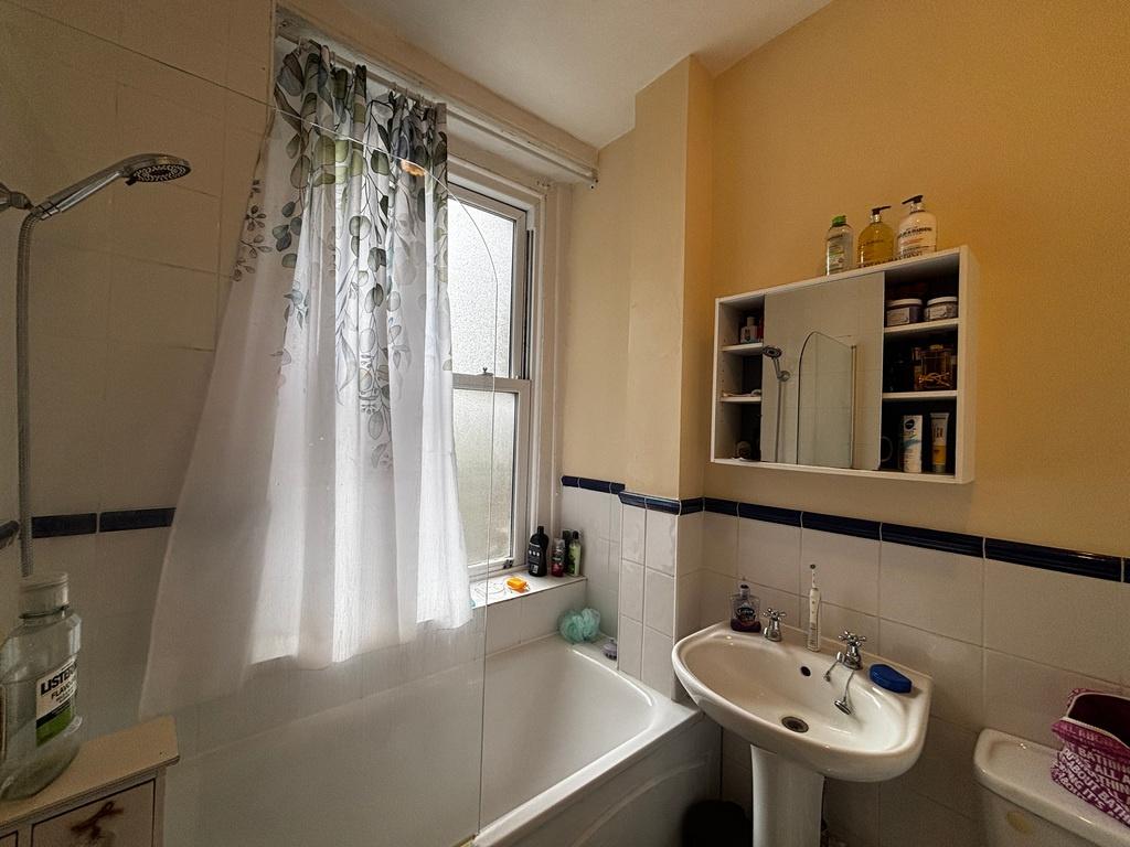 Apartment in Bristol, Wapping Wharf, Spike Island - View 4