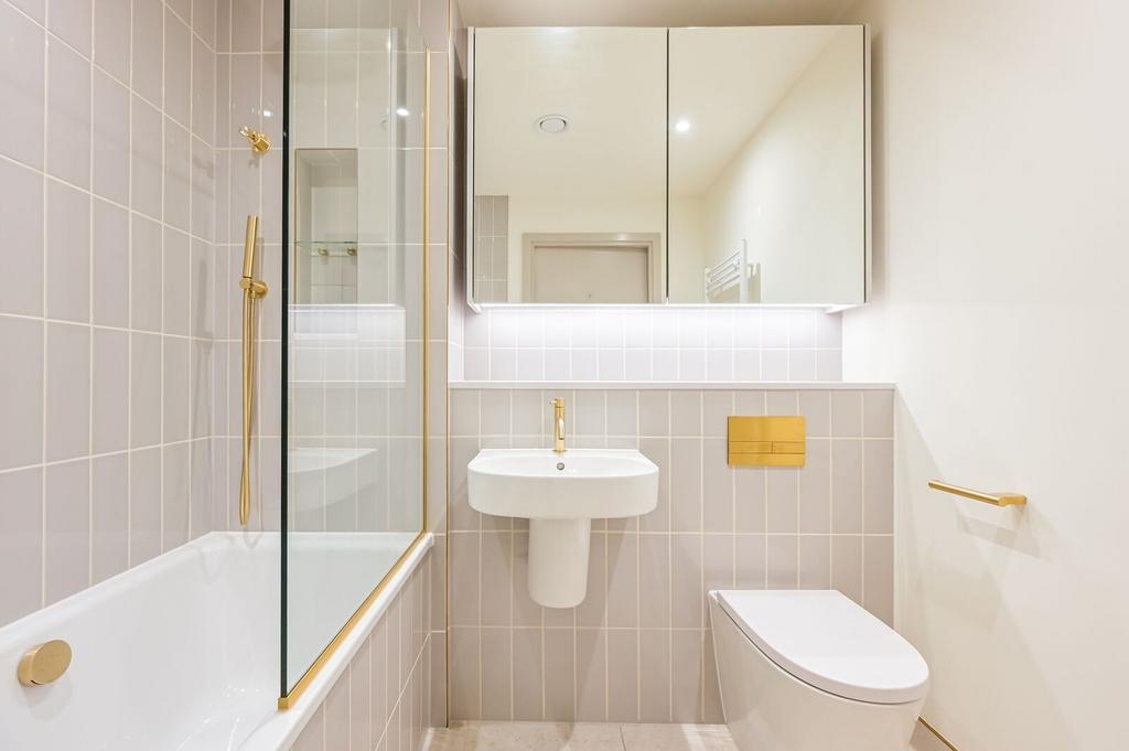 Apartment in Walthamstow - More