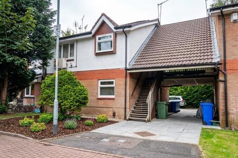 Studio to rent, Givendale Drive, Manchester M8