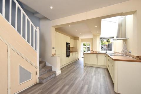 2 bedroom house to rent, Green Lane, London