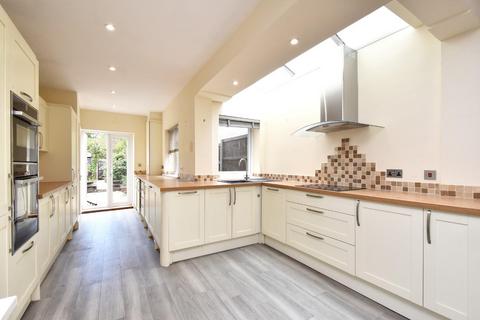 2 bedroom house to rent, Green Lane, London