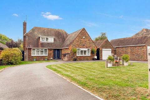 3 bedroom detached house for sale, North Drive, Angmering, BN16