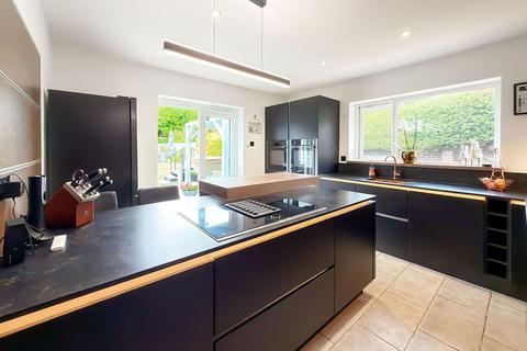 3 bedroom detached house for sale, North Drive, Angmering, BN16