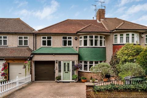 4 bedroom semi-detached house for sale, Holly Drive, North Chingford