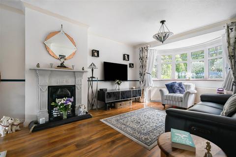 4 bedroom semi-detached house for sale, Holly Drive, North Chingford