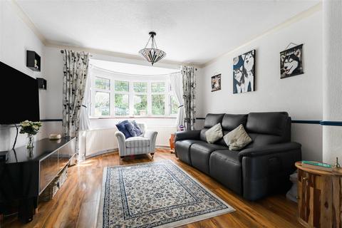 4 bedroom semi-detached house for sale, Holly Drive, North Chingford
