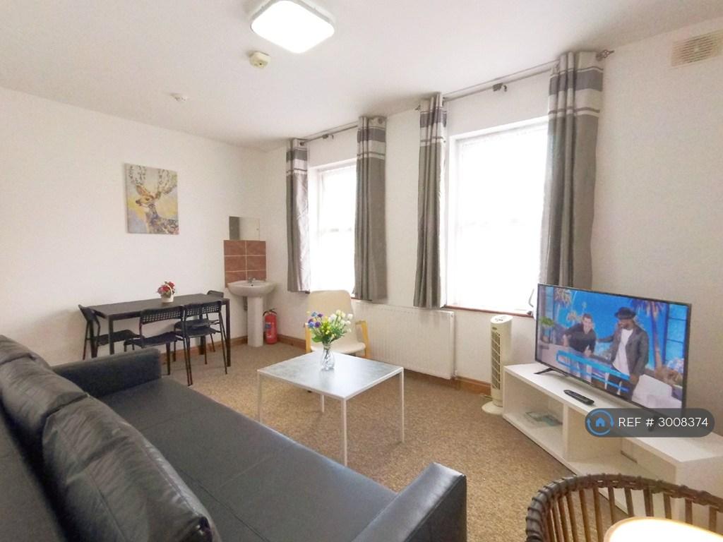 Apartment in London, The Hyde, Colindale - View 2