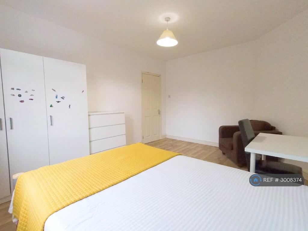 Apartment in London, The Hyde, Colindale - More