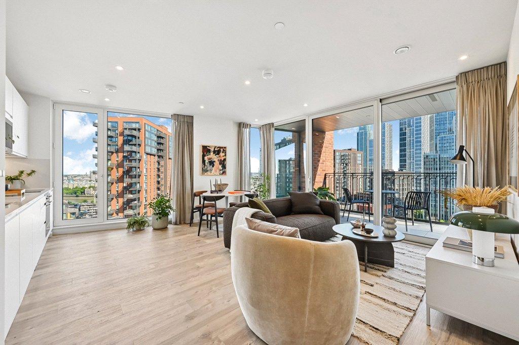 Apartment in Nine Elms - View 2