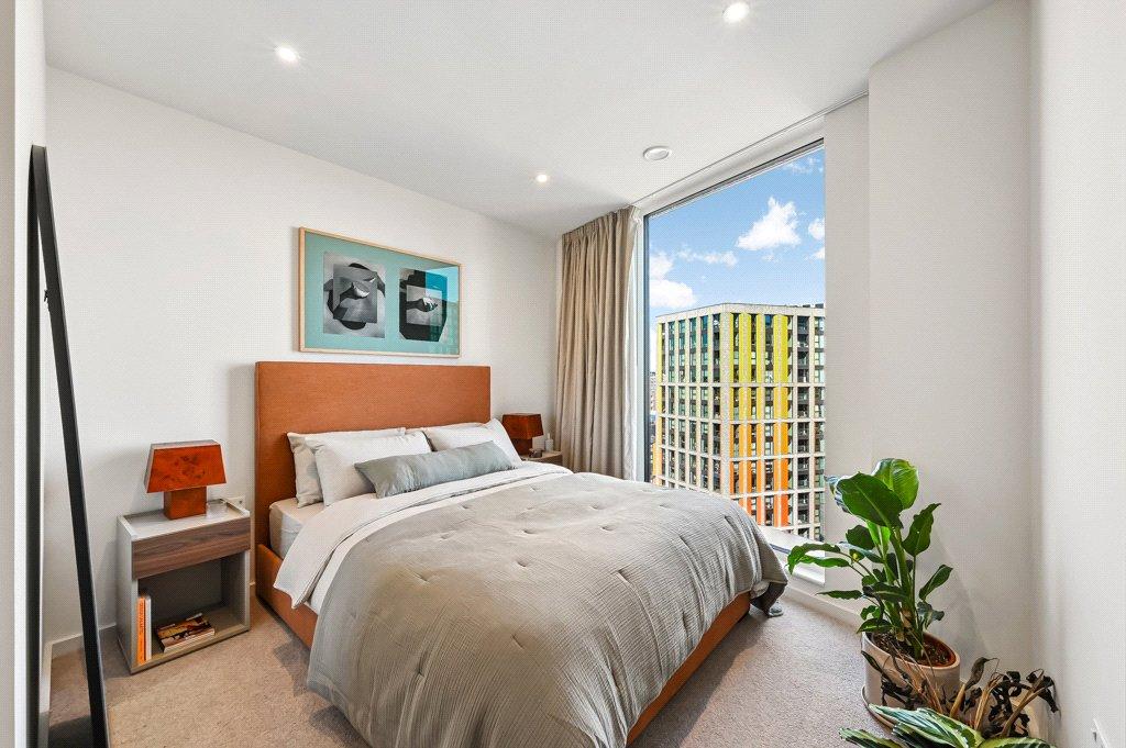 Apartment in Nine Elms - More