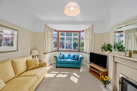 4 bedroom semi-detached house for sale, Underwood Road, Chingford