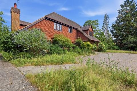 6 bedroom detached house to rent, Send, Woking GU23