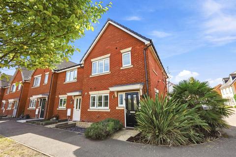 3 bedroom end of terrace house for sale, Shires Way, Rochford, Essex, SS4
