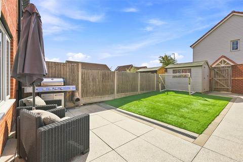 3 bedroom end of terrace house for sale, Shires Way, Rochford, Essex, SS4