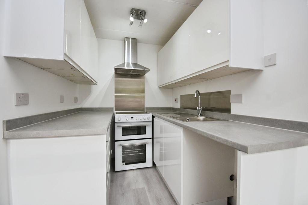 Apartment in Sidcup - View 3
