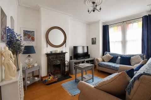 2 bedroom terraced house for sale, Selwyn Avenue, Highams Park, London. E4 9LP