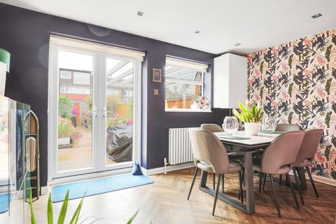 3 bedroom terraced house for sale, Hobbs Close, Cheshunt, EN8