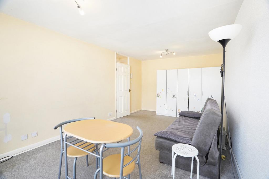 Apartment in Rugby - View 3