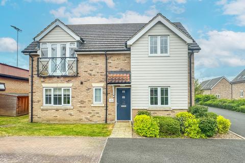 2 bedroom ground floor flat to rent, May Gardens, Newmarket, Suffolk