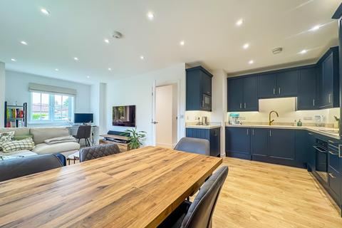2 bedroom ground floor flat to rent, May Gardens, Newmarket, Suffolk