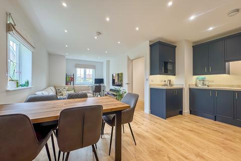 2 bedroom ground floor flat to rent, May Gardens, Newmarket, Suffolk
