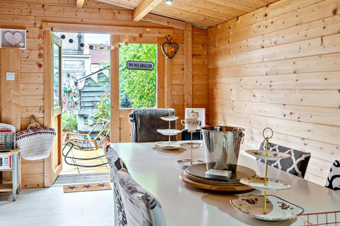 2 bedroom end of terrace house for sale, Beeches Road, Sutton SM3