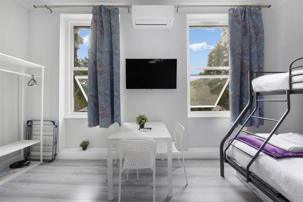 Apartment in Maida Vale - View 4