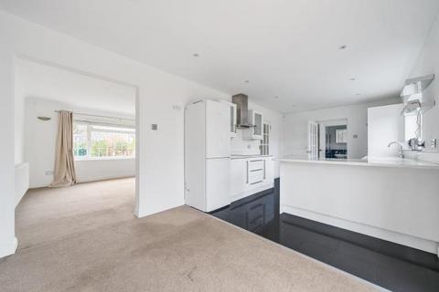 4 bedroom detached house to rent, Masefield Crescent, Abingdon, OX14