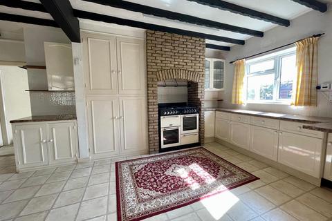 2 bedroom detached bungalow for sale, Rolston Road, Hornsea HU18