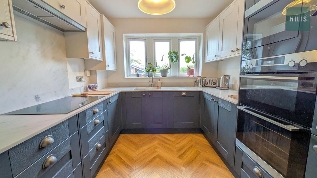 House in Worcester - View 5