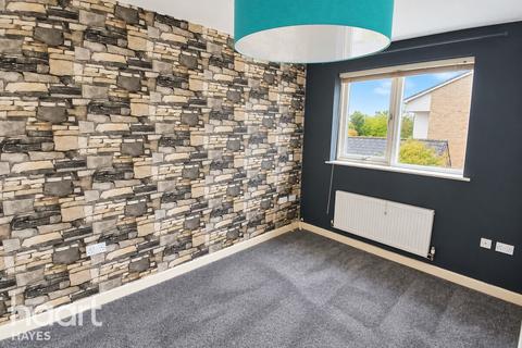 3 bedroom terraced house to rent, Taywood Road, Northolt