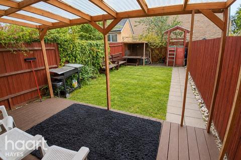 3 bedroom terraced house to rent, Taywood Road, Northolt